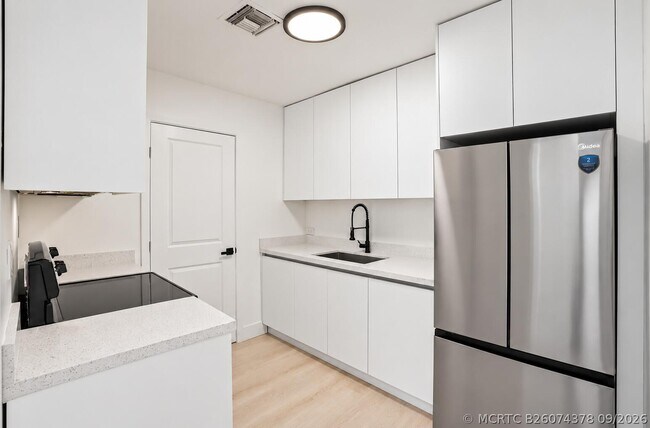 Photo - 801 NW 105th St