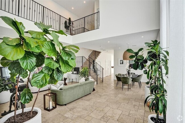 Building Photo - 2851 SW 38th Ct Rental