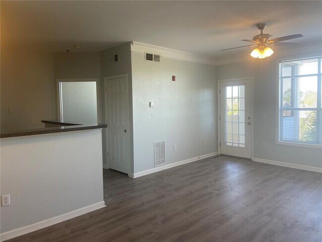 Photo - 4802 51st St W Unidad 1323