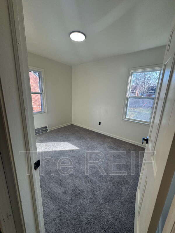 Photo - 12600 Duchess St