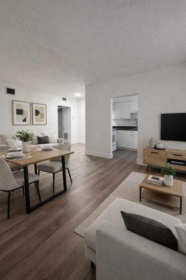 Photo - 980 NE 169th St