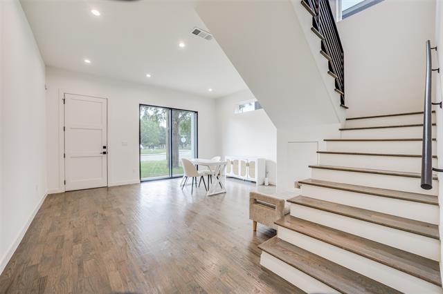Photo - 3423 N Winnetka Ave