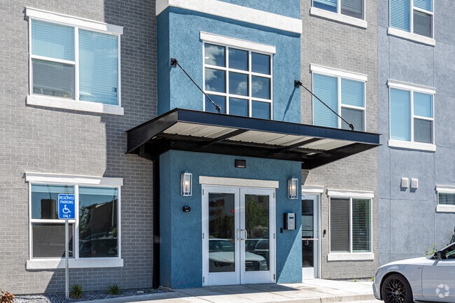 Photo - Chloe's Pointe