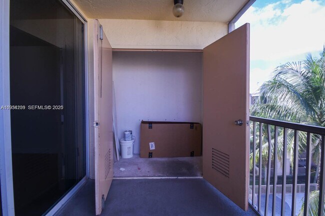 Photo - 8215 Lake Dr Unit 504