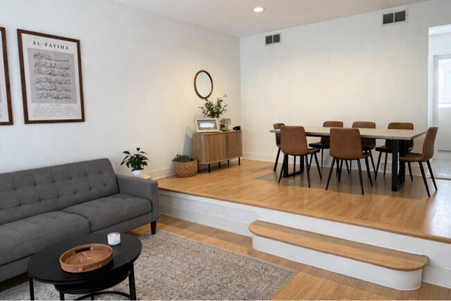 Photo - 952 Green Bay Rd