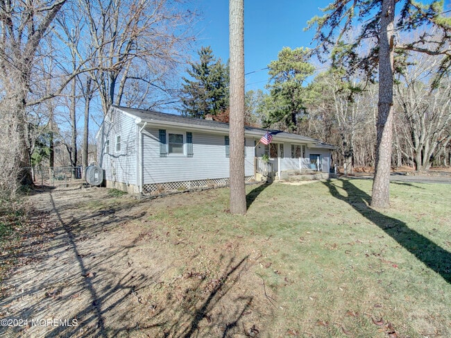 Photo - 18 Blue Spruce Dr