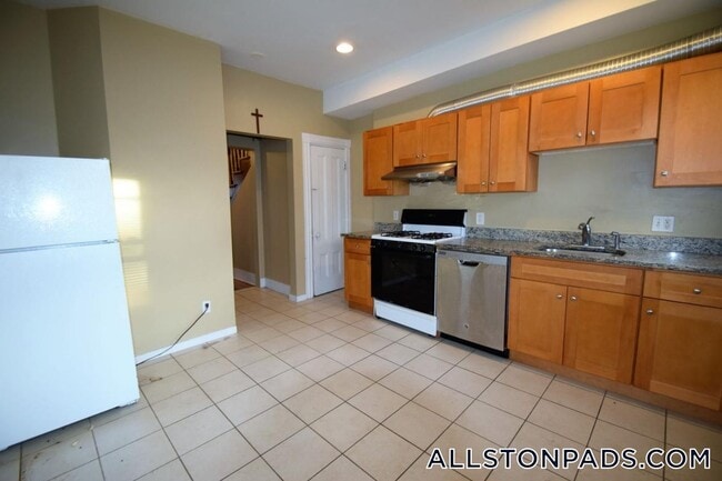 Building Photo - 6 Haskell St