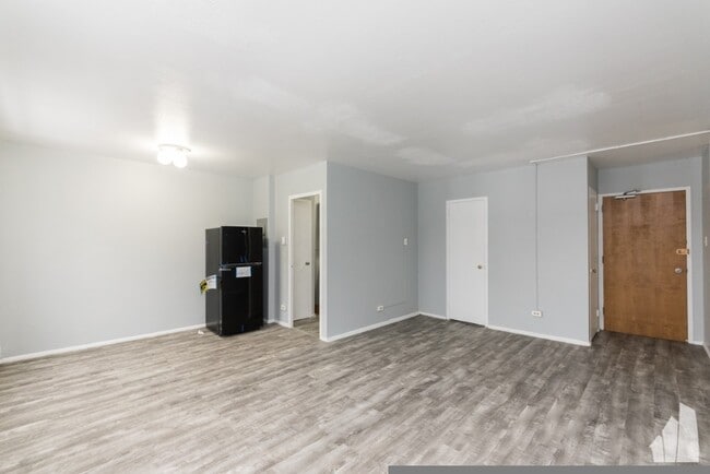 Photo - 7333 N Ridge Blvd Unit 211