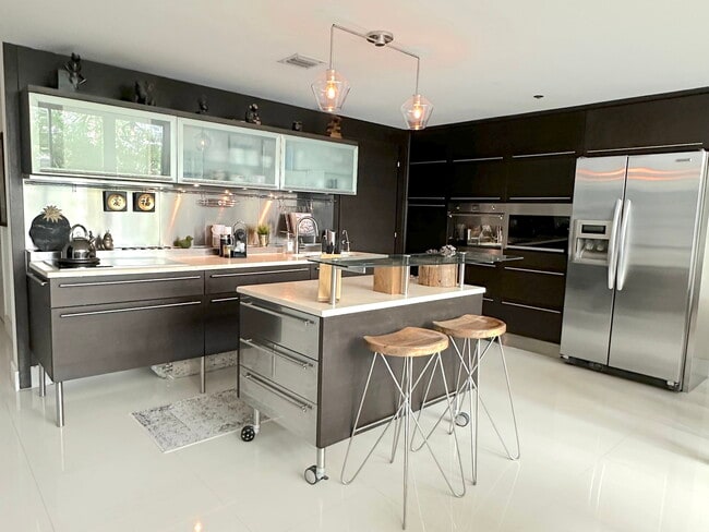 Photo - 6000 Collins Ave Unit 509