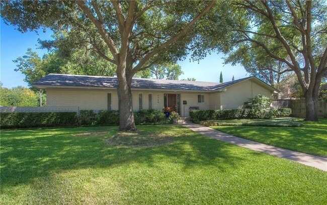 Photo - Beautiful Home in Tanglewood