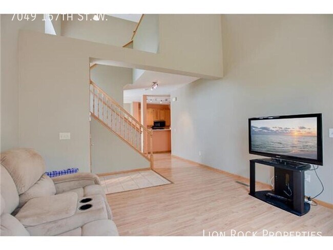 Photo - 7049 157th St W