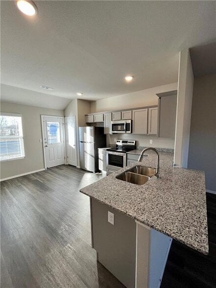 909 E Egret Rd