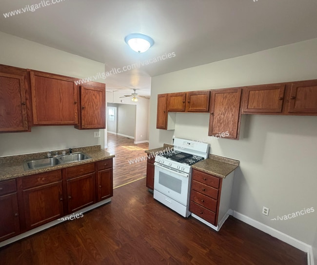 Photo - For rent - Spacious 3 Bed / 2 Bath Home