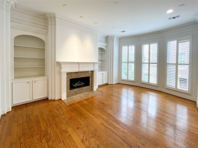 Photo - 1329 Hyde Park Blvd