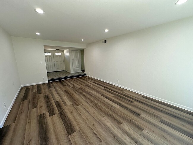 Photo - Spacious 3-Bedroom Retreat with Newly Reno...