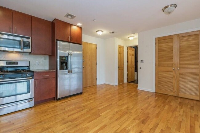 Photo - 17 Meadow Rd Unit 306