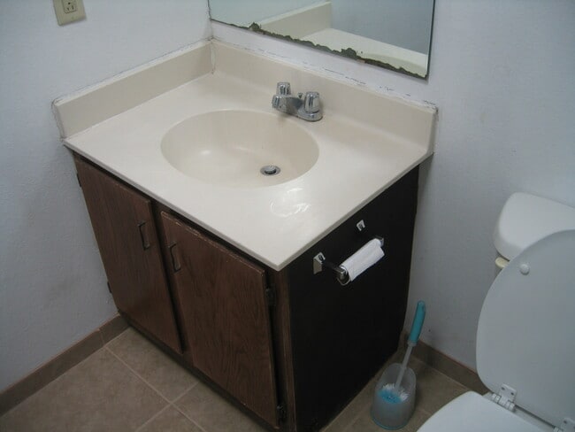 Photo - 1119 E 12th St Unit Studio
