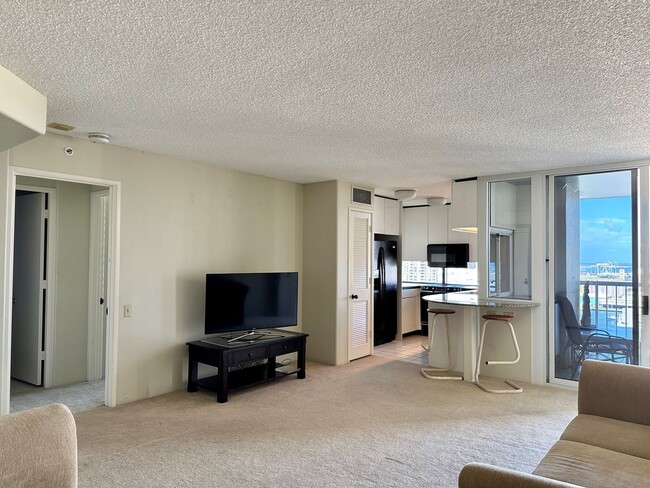 Furnished Honolulu Park Place 2BR/2BA/2PK ... - Furnished Honolulu Park Place 2BR/2BA/2PK ... House