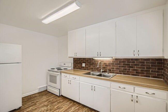 Photo - Bright and open updated duplex located in a prime area of Rosedale!