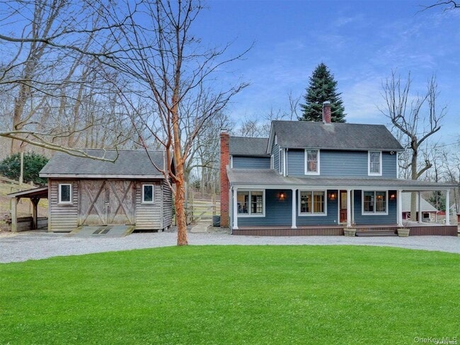 Photo - 42 Blydenburgh Ln