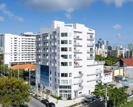 Building Photo - 39 NW 7th Ave Unit 606 Rental