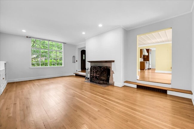 Photo - 455 Linden Rd