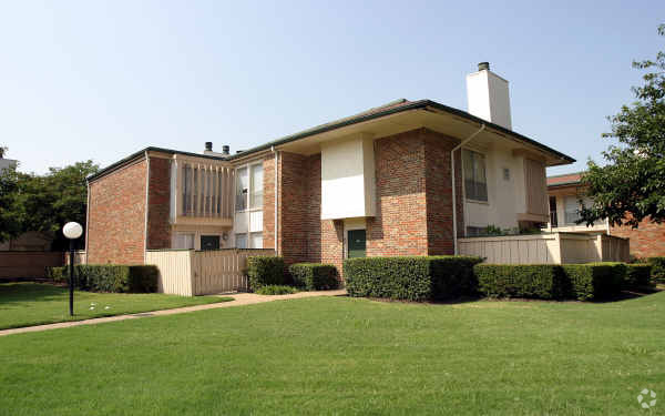 Amesbury Apartment Townhomes - Amesbury Apartment Townhomes