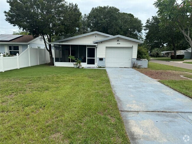 Building Photo - 539 Southwest Boulevard N Rental