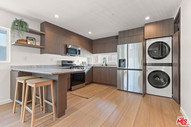 Photo - 843 Mariposa Ave Unit 2