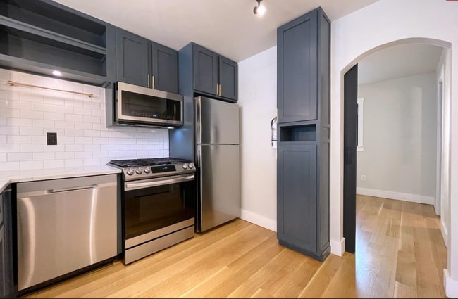 Photo - 320 6th St Unit B