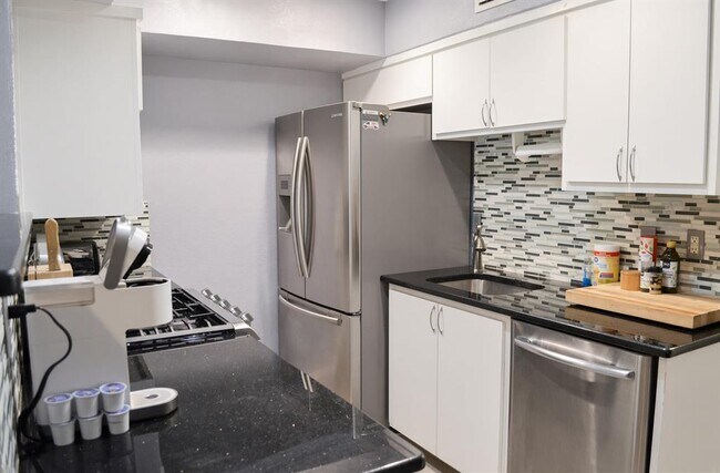 Photo - 505 W 7th St Unit 109
