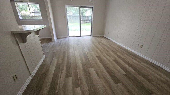 Photo - 934 Dellbrook Dr