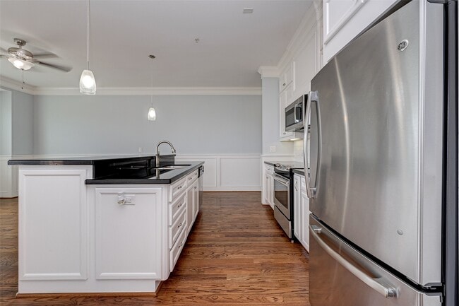 Building Photo - 2802 Morrison St