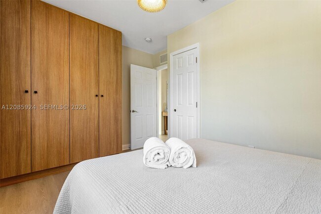 Photo - 920 SW 9th St Unit B