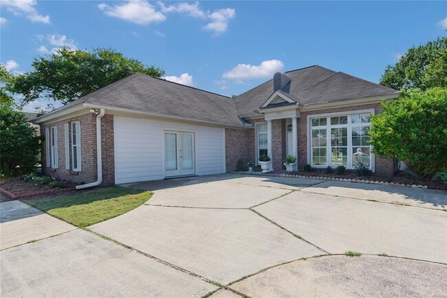 Photo - 9300 Greythorne Way