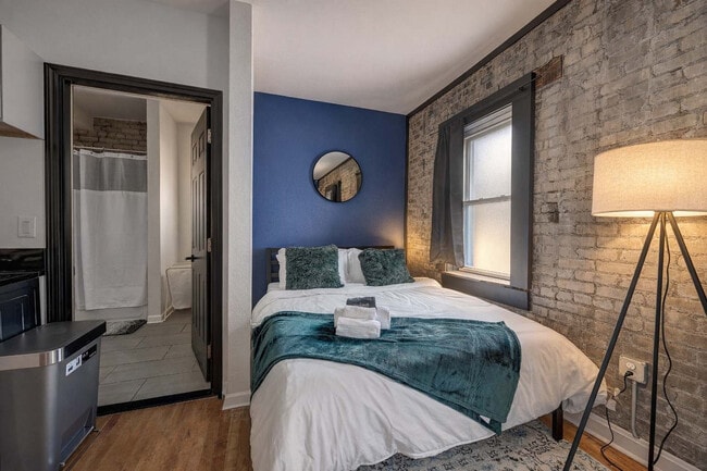 Building Photo - 1927 N Prospect Ave Unit FL2-ID1464866P