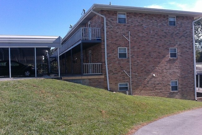 Photo - Golden Eagle Apartments