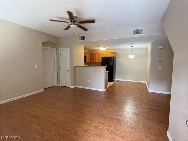 Building Photo - 7701 W Robindale Rd Unit 165