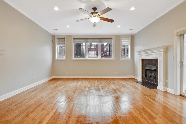 Photo - 6229 N Richmond St Unidad 2N