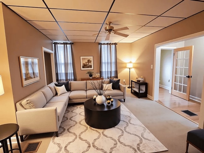 Photo - 1728 Chislett St