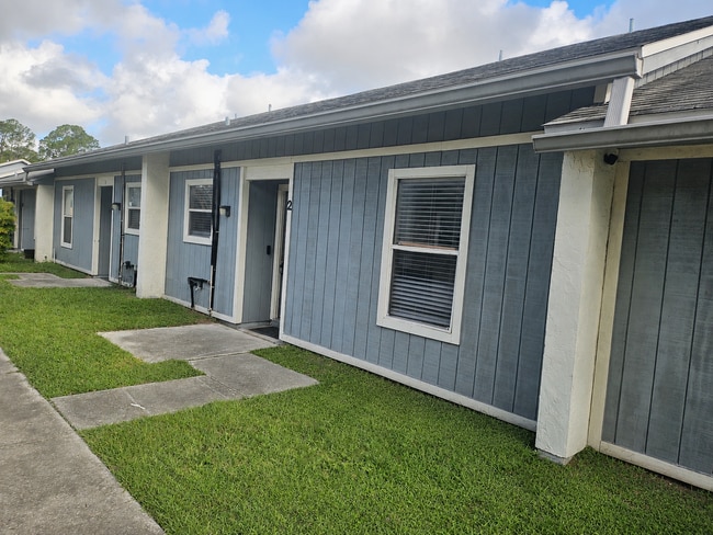 Building Photo - $995.00 - 2/2 - Newly Upgraded