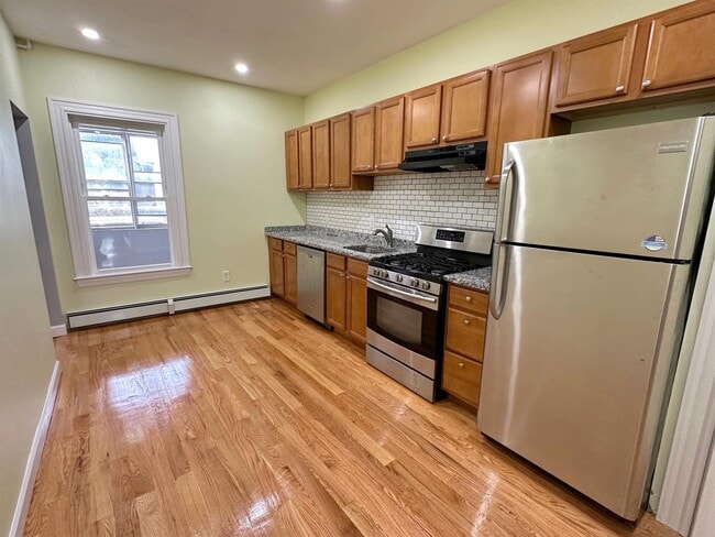 Photo - 295 Windsor St Unit 3