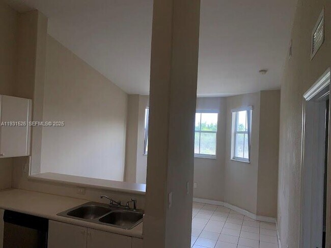 Photo - 2637 SE 16th Terrace Unidad 203