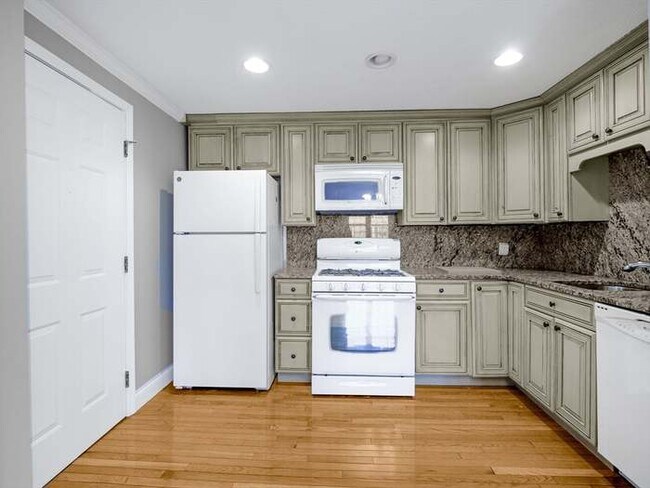 Photo - 305 Pine St Unidad #8