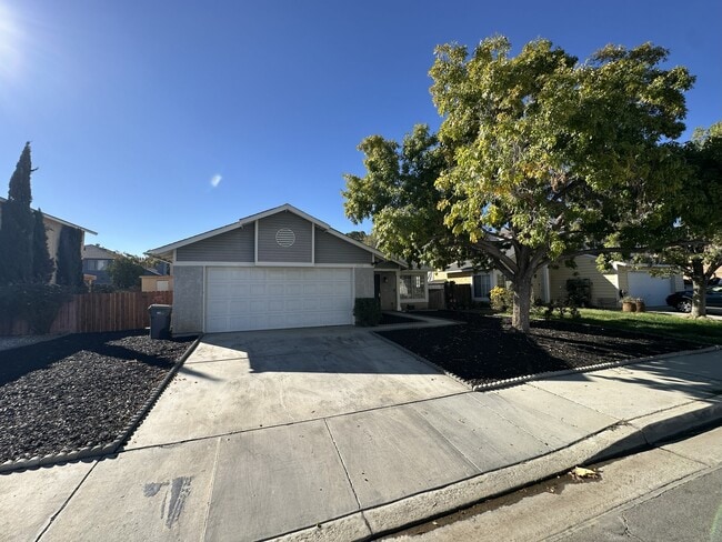 Photo - 4732 Katrina Pl