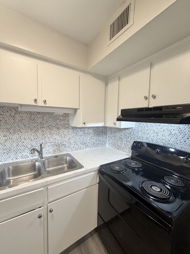 Photo - Palms on 31st Unit 106 Unit 3315-205