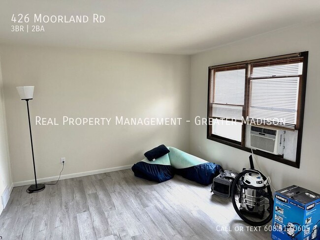 Photo - 426 Moorland Rd