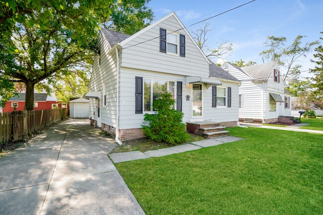 Photo - 16 Broadmore Ave