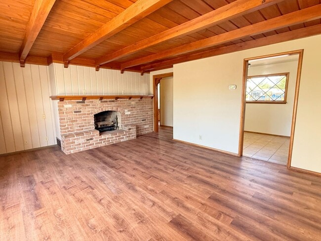 Photo - 1049 E 2nd Ave