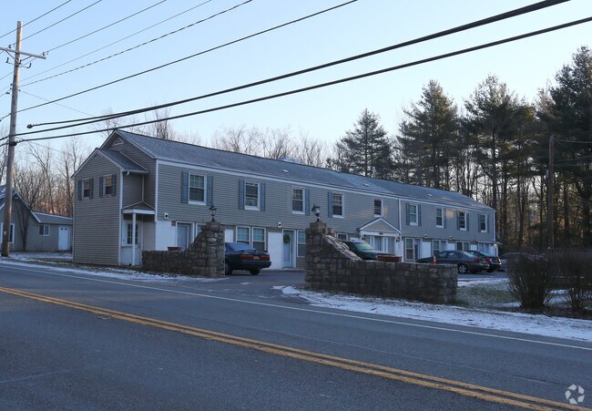 Photo - 2040 Route 44